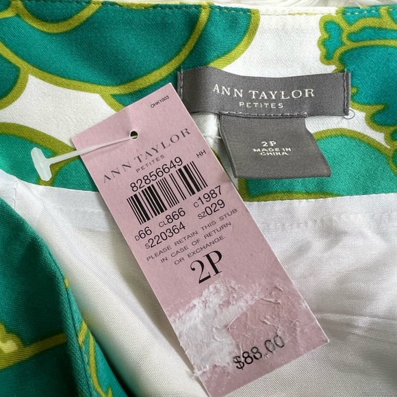 Ann Taylor Petites Flower Pattern Front Pleated Skirt - Picture 3 of 5